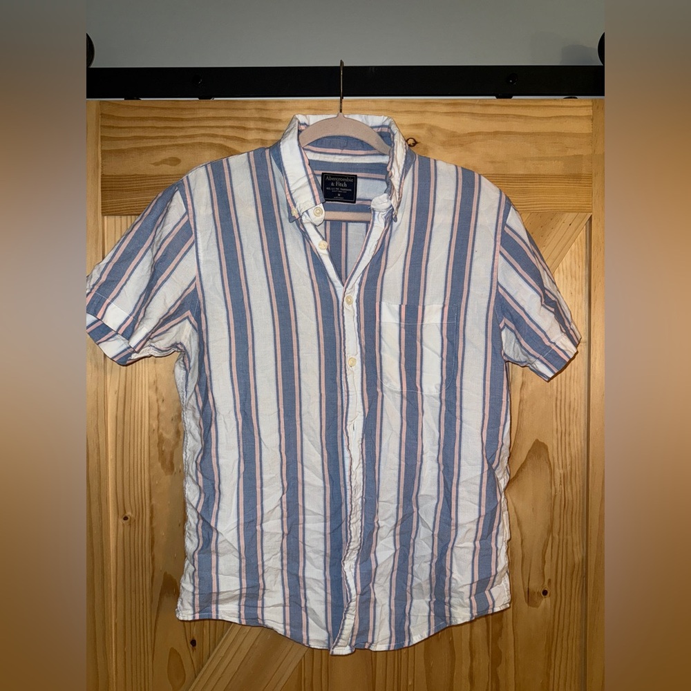 Abercrombie & Fitch Men's Blue and Pink Striped Casual Button-Down Shirt